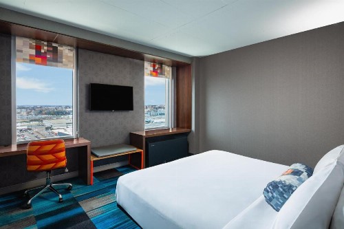 Aloft Boston Seaport District - image 41