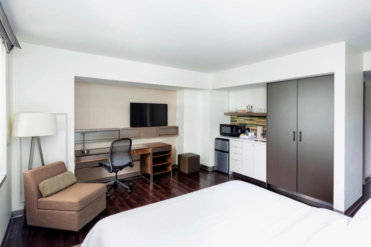 Element Boston Seaport District - image 3