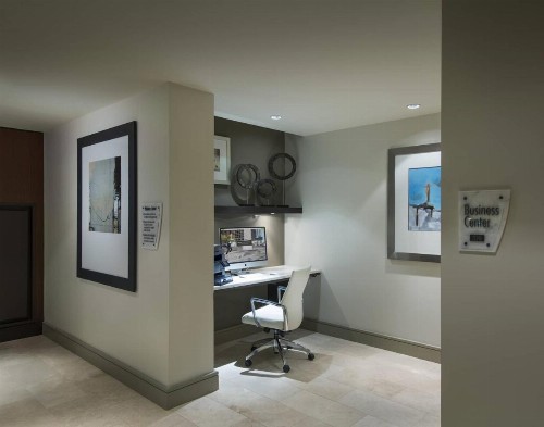 Global Luxury Suites at Boston Seaport - image 10