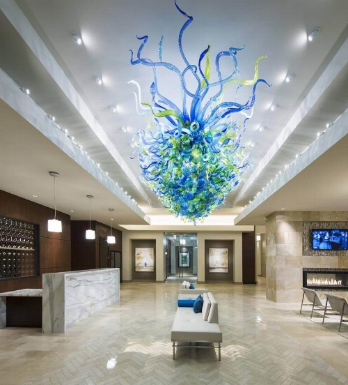 Global Luxury Suites at Boston Seaport - image 7