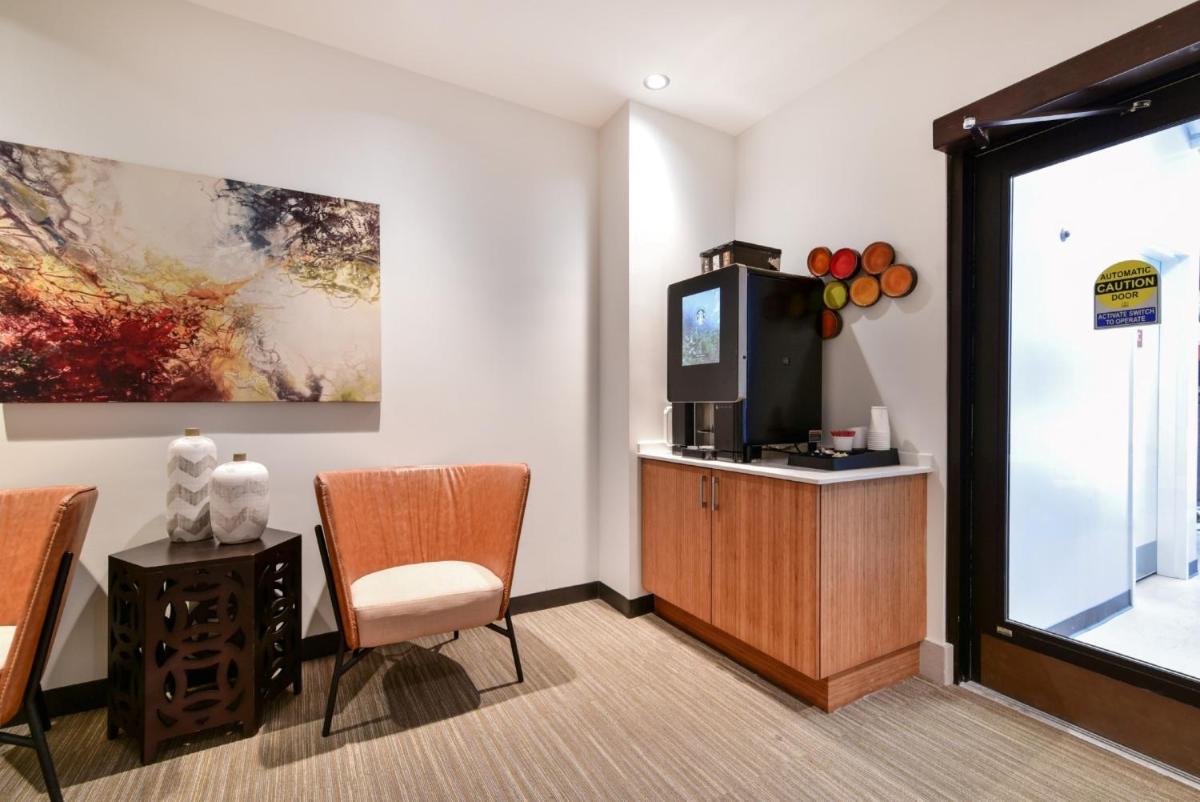 Global Luxury Suites Downtown Boston - image 5