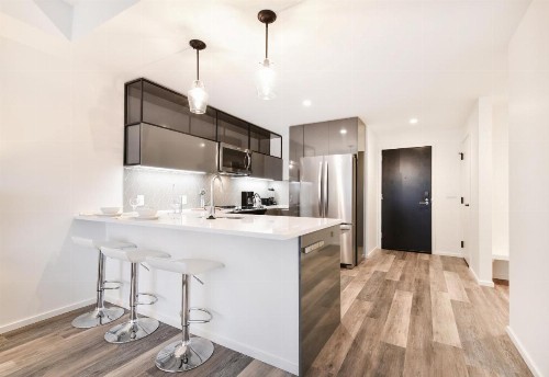 Global Luxury Suites in South End - image 10