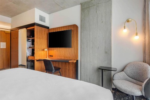 Cambria Hotel Boston Downtown-South Boston - image 10