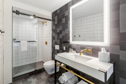 Cambria Hotel Boston Downtown-South Boston - image 19