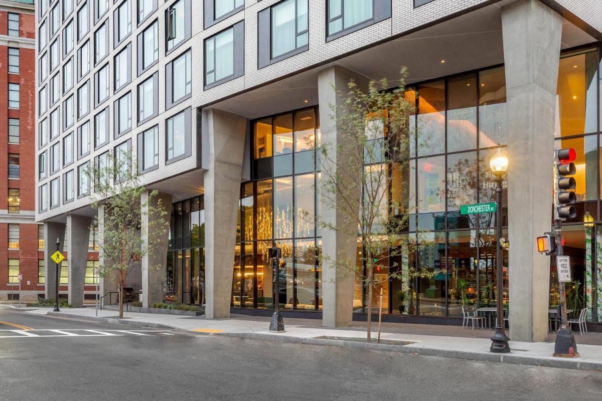Cambria Hotel Boston Downtown-South Boston - image 2