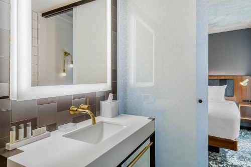 Cambria Hotel Boston Downtown-South Boston - image 20