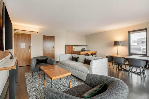 Cambria Hotel Boston Downtown-South Boston - image 27