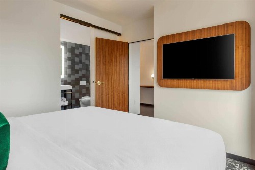 Cambria Hotel Boston Downtown-South Boston - image 31