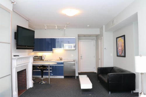 Stylish Newbury Street Studio #4 - image 2