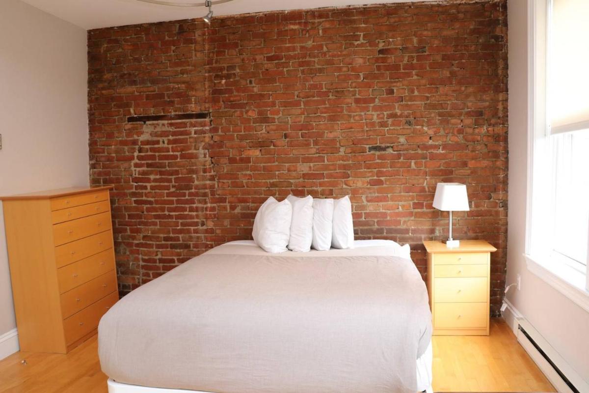 Stylish Downtown Studio in the South End #8 - image 2