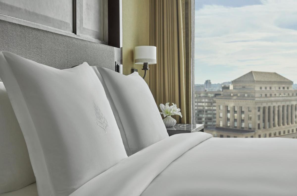 Four Seasons Hotel One Dalton Street Boston - image 4