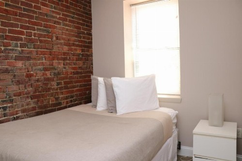 Cheap Furnished Two-Bedroom Apartment Downtown Boston Garden Unit - image 11