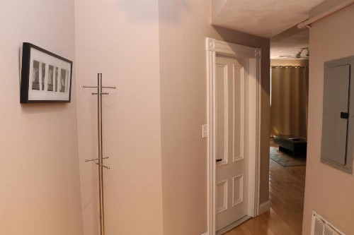 Cheap Furnished Two-Bedroom Apartment Downtown Boston Garden Unit - image 2