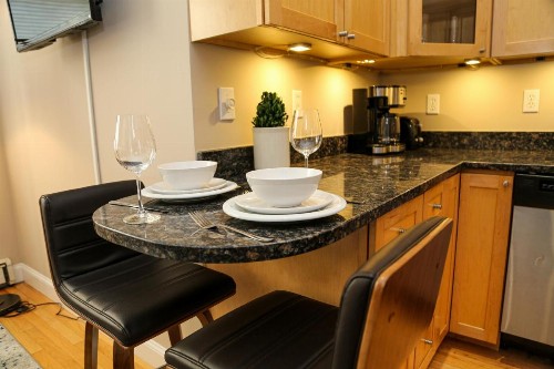 Stylish 2 Bedroom in South End - image 12