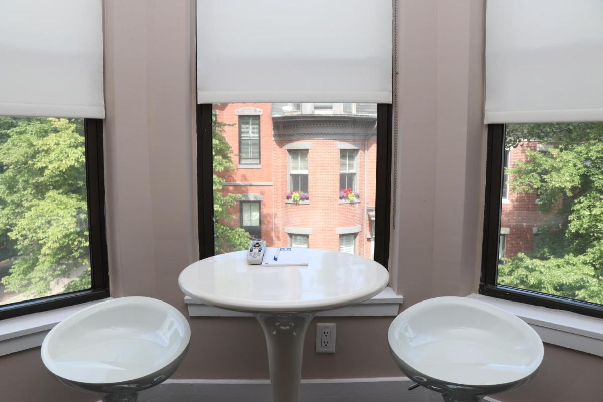 Stylish Downtown Studio #32 - image 6