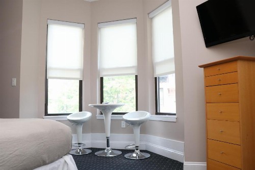 Stylish Downtown Studio #32 - image 8