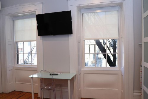 Downtown Beacon Hill Convenient Comfy Studio #10 - image 5