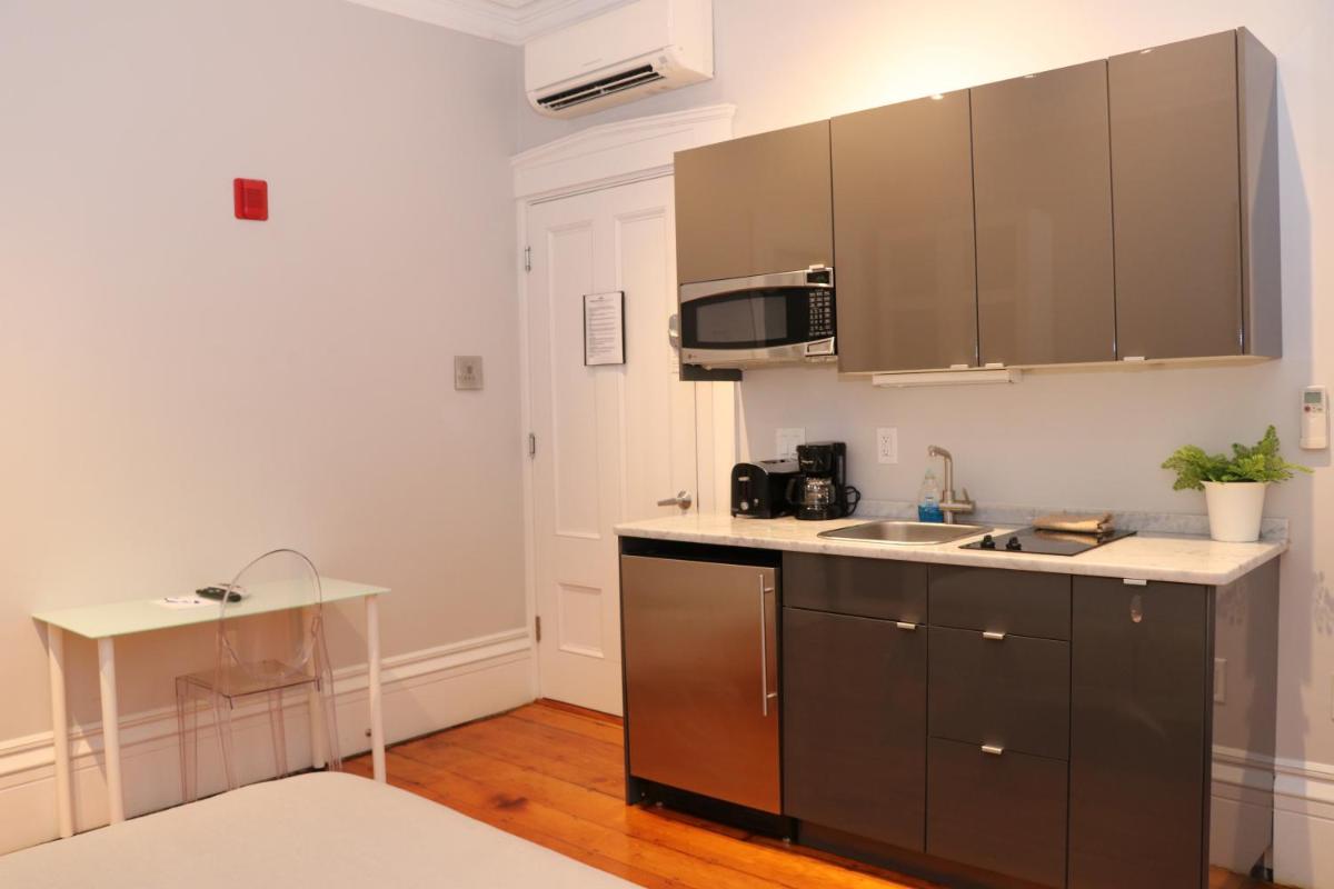 Downtown Beacon Hill Convenient Comfy Studio #1 - image 2
