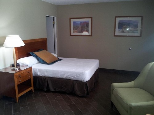 Oasis Boutique Motel - image 11