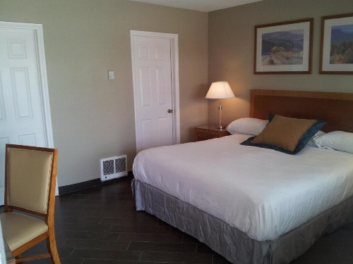 Oasis Boutique Motel - image 19