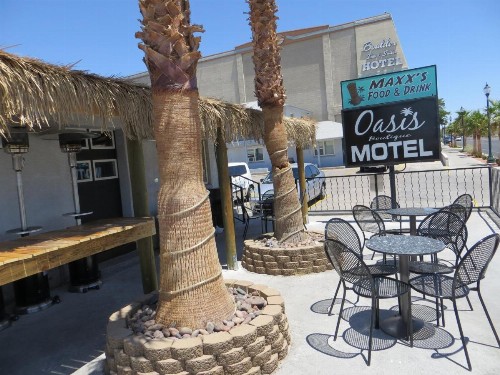 Oasis Boutique Motel - image 2