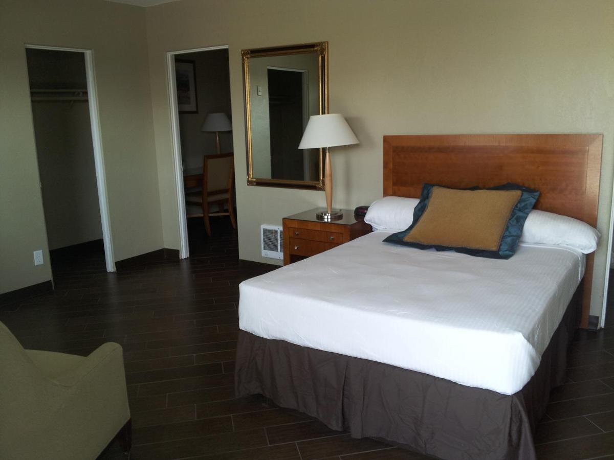 Oasis Boutique Motel - image 7
