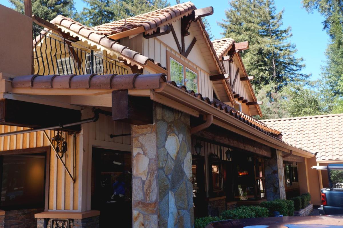 The Historic Brookdale Lodge - image 2