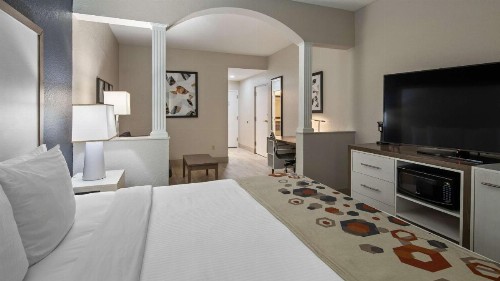Best Western Heritage Inn and Suites - image 4