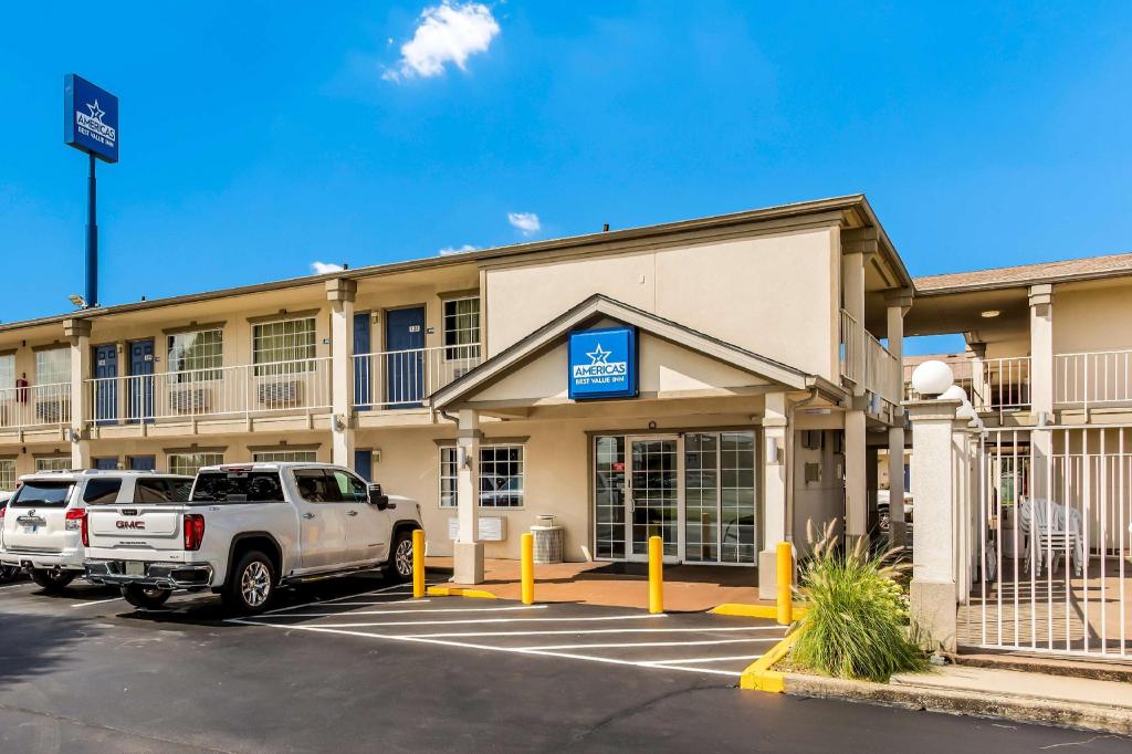 Motel 6-Bowling Green KY - image 2