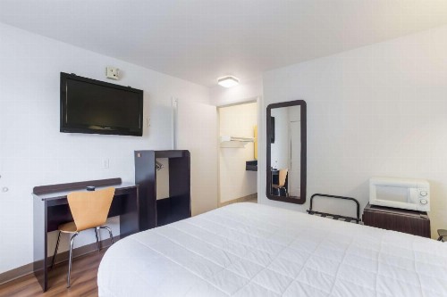Motel 6-Bowling Green KY - image 35
