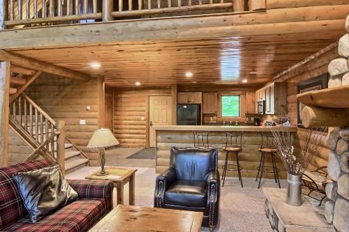 823 Mountain Cabin - image 3