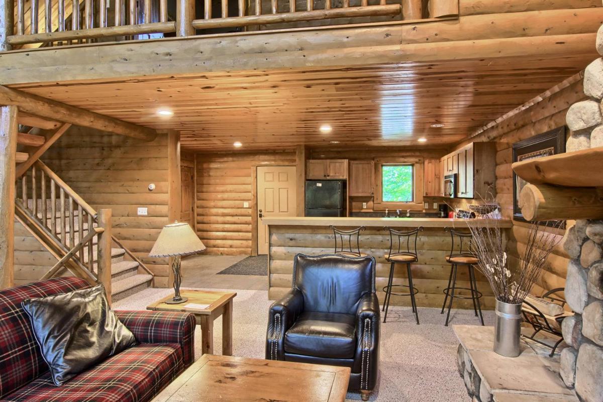 823 Mountain Cabin - image 3