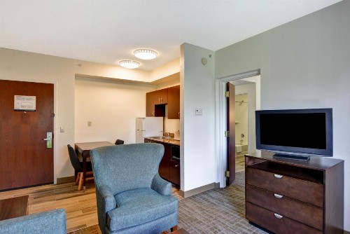 Hampton Inn & Suites Boynton Beach - image 6