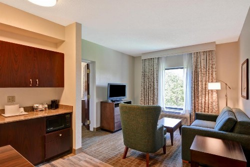 Hampton Inn & Suites Boynton Beach - image 9