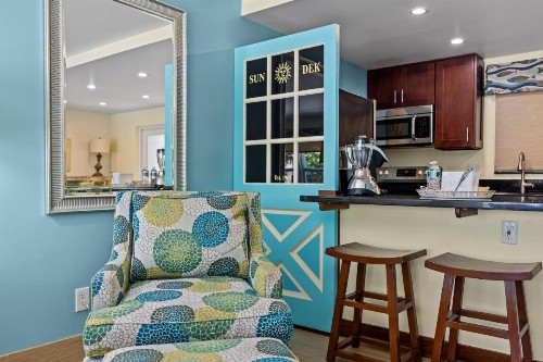 Sun Dek Beach House - image 10