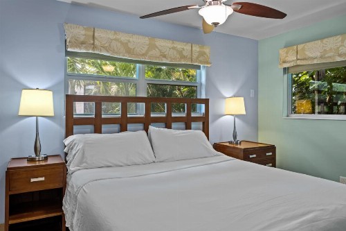 Sun Dek Beach House - image 11