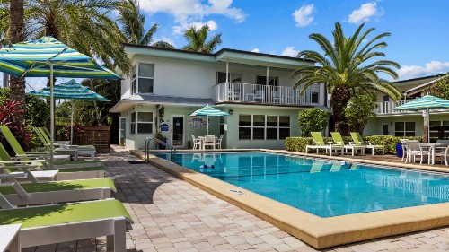 Sun Dek Beach House - image 14