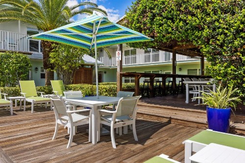 Sun Dek Beach House - image 17
