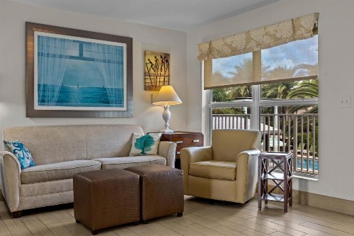 Sun Dek Beach House - image 28
