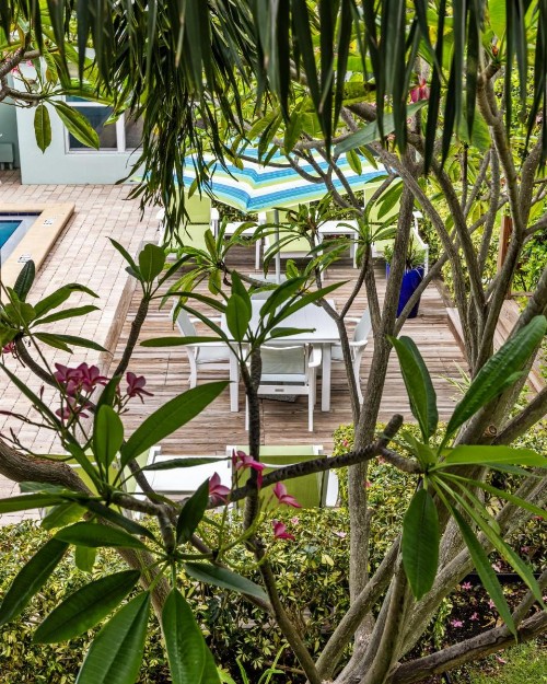 Sun Dek Beach House - image 42