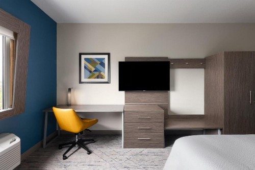 Holiday Inn Express & Suites Boynton Beach West - image 10