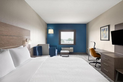 Holiday Inn Express & Suites Boynton Beach West - image 16