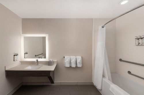 Holiday Inn Express & Suites Boynton Beach West - image 25