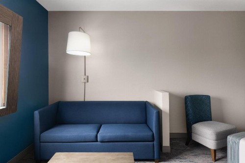 Holiday Inn Express & Suites Boynton Beach West - image 8
