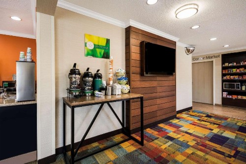 Quality Inn & Suites - image 10