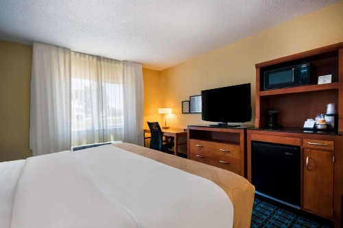 Quality Inn & Suites - image 12
