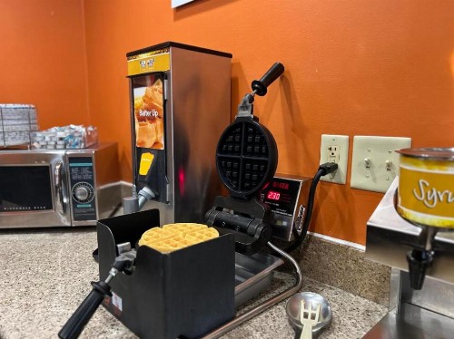 Quality Inn & Suites - image 14