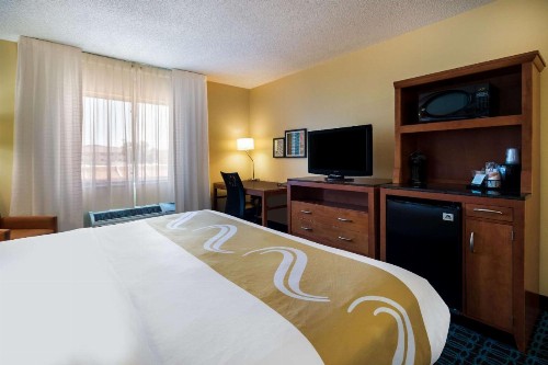 Quality Inn & Suites - image 23