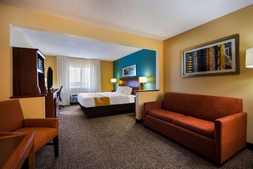 Quality Inn & Suites - image 25