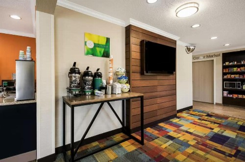 Quality Inn & Suites - image 39